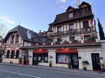 Évian-les-Bains